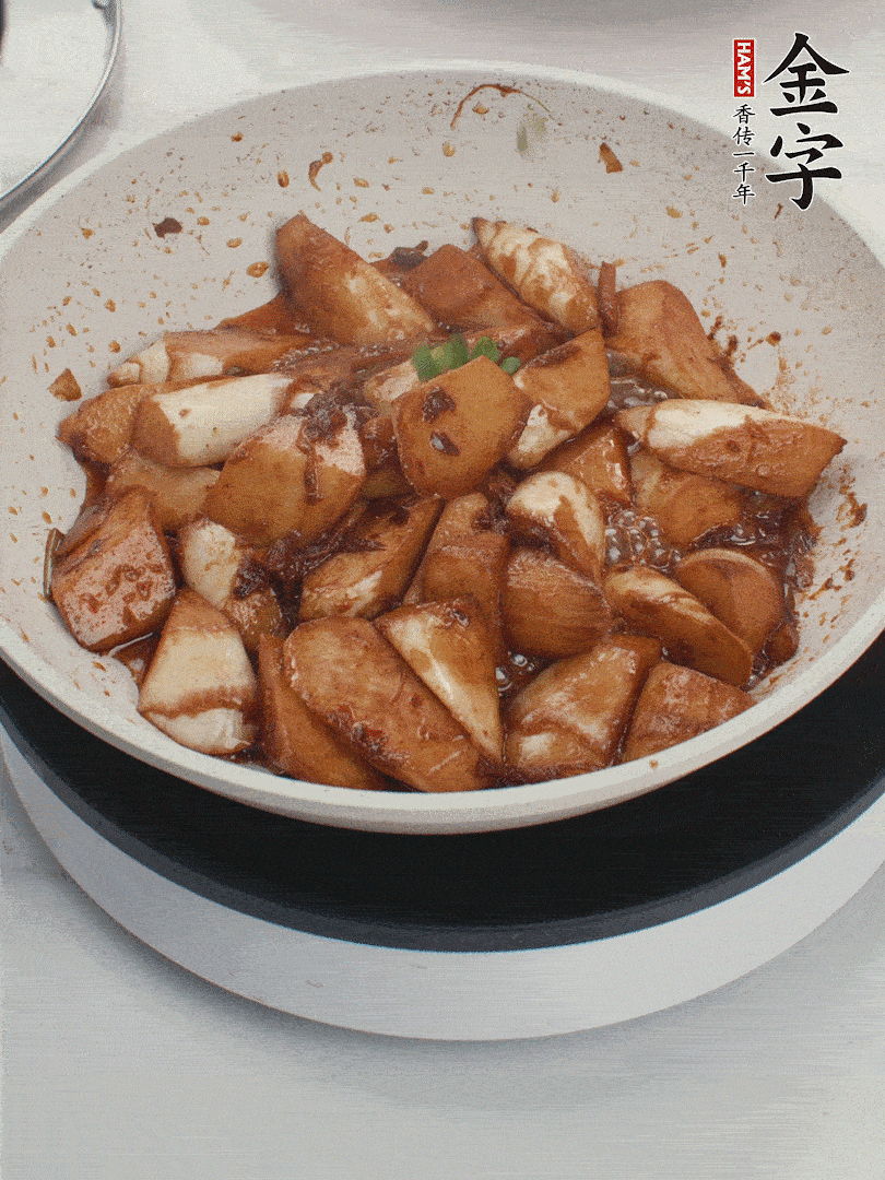 撒上一點(diǎn)小蔥花。