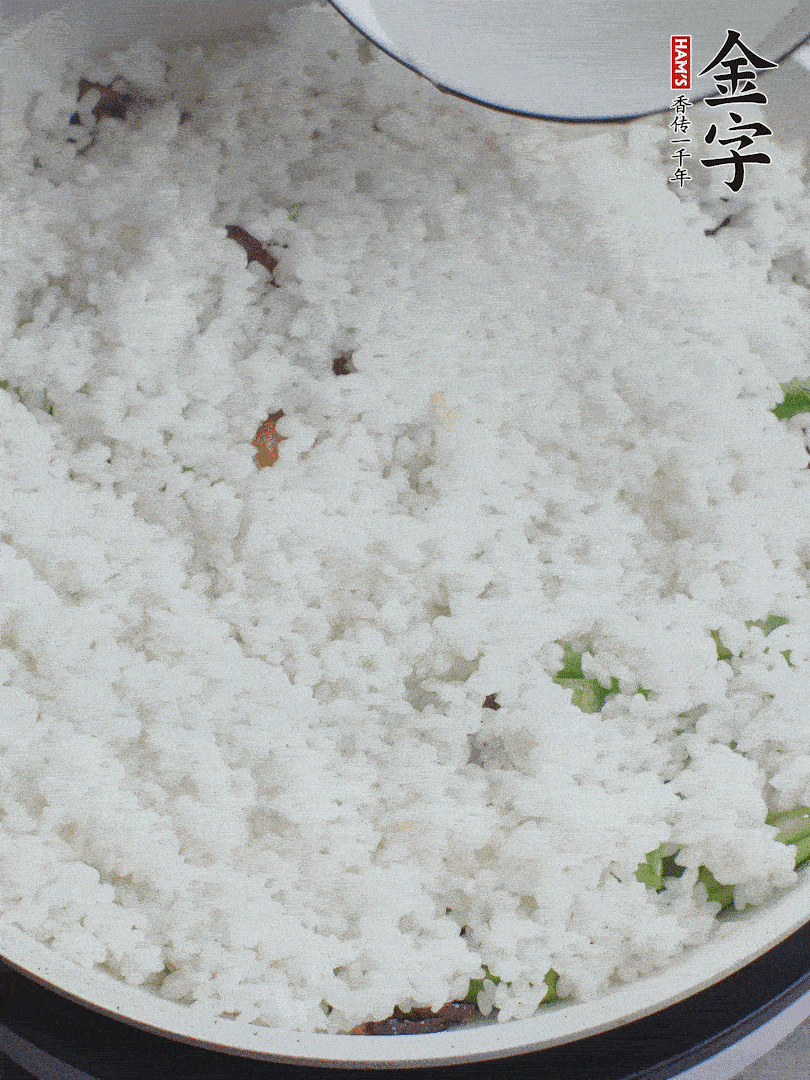 放一碗水，蓋蓋燜煮。