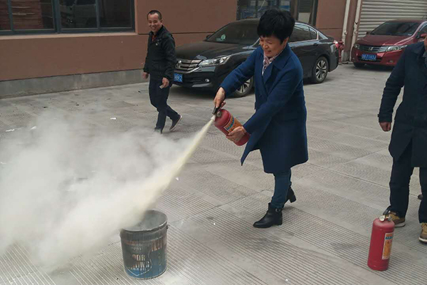 敲響火災警鐘，鞏固防火意識——洛茲服飾舉行消防知識培訓與火災演習